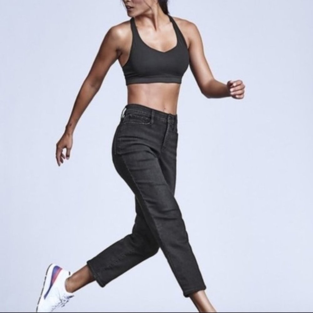 Athleta Sculptek black carbon wash jean size 6